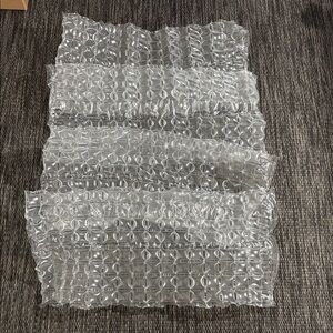 4 sheets of bubble wrap